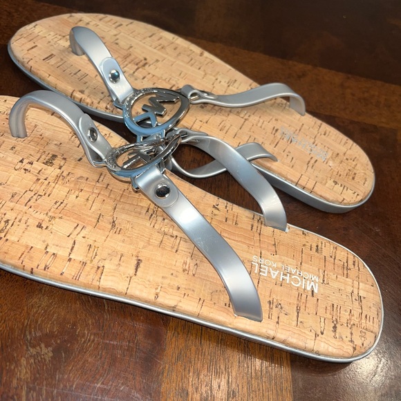 Michael Kors Silver Jelly Sandals Flip Flops Size 7 - Picture 5 of 7